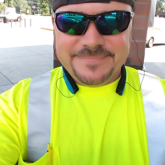 Meet your Posher, Robert - Picture 1 of 1